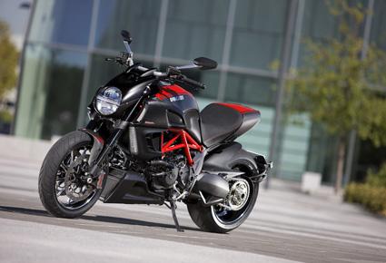 دراجة Ducati Diavel مقابل 20.000 دولار
